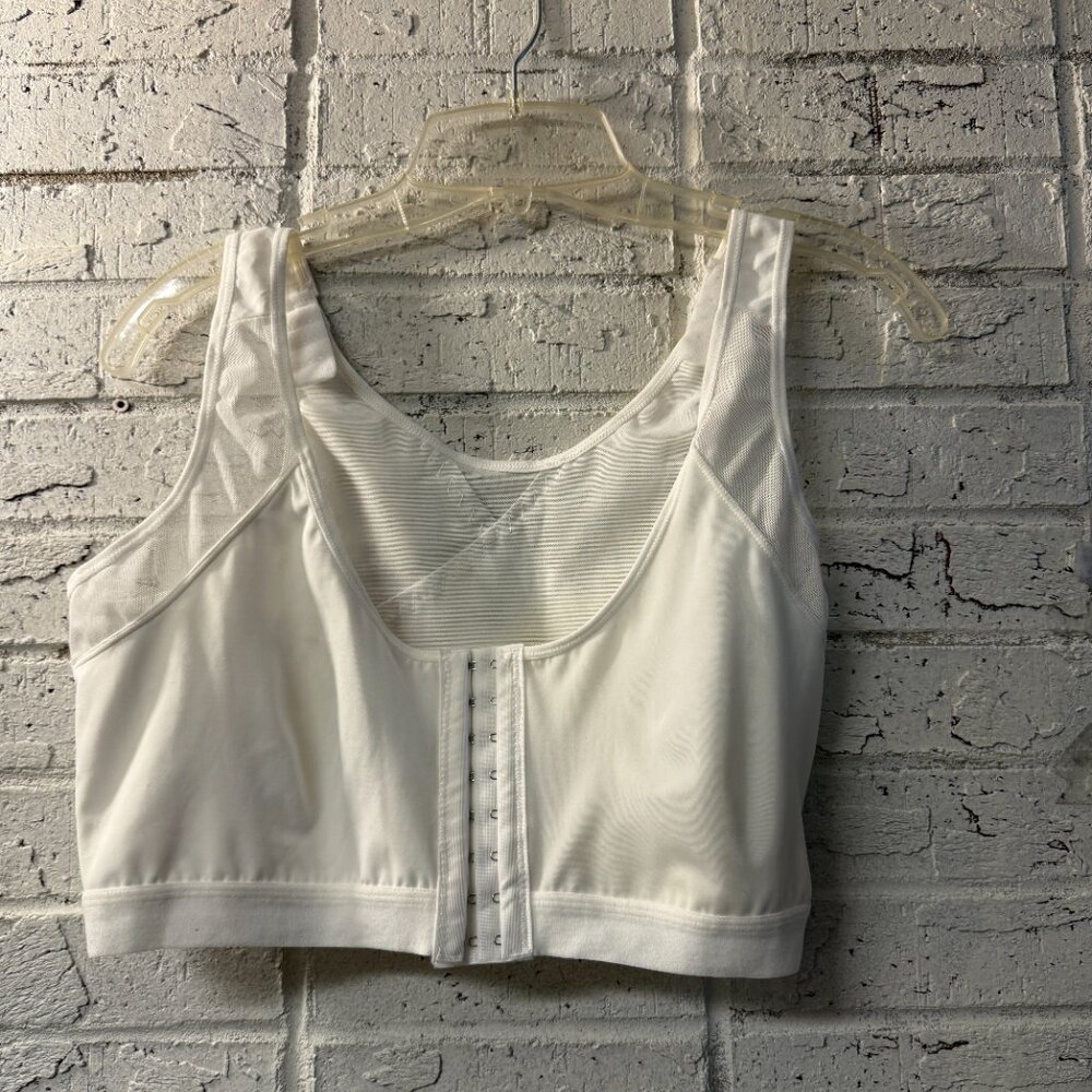 Vintage White Compression Bra – Adjustable Straps – Front Hook Closure –